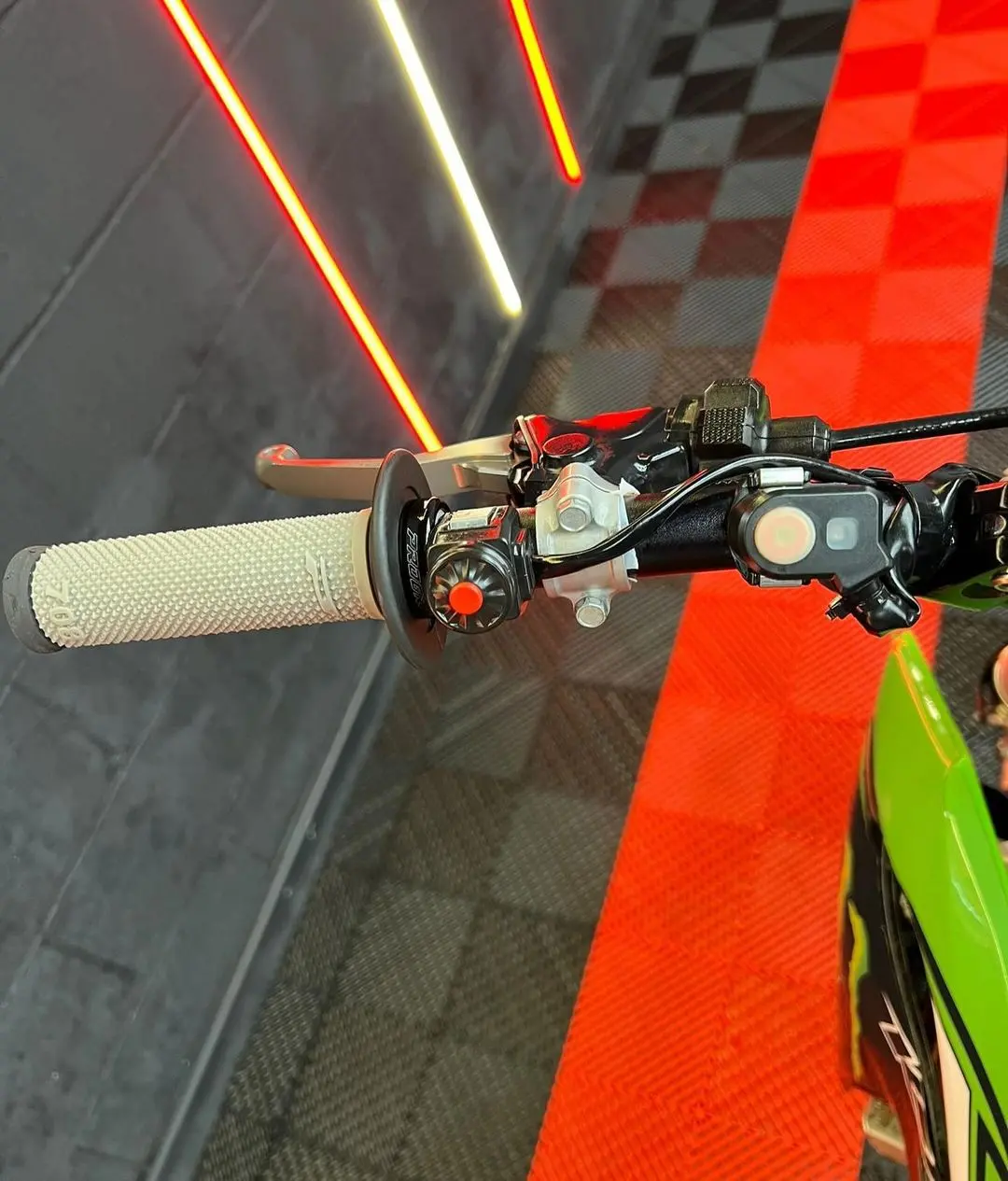 2017 Kawasaki KXF 250 Motocross 12V For Sale - Image 3