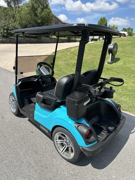 2021 Yamaha Drive2 EFI Quietech Gas Tiffany Blue Edition - Image 3
