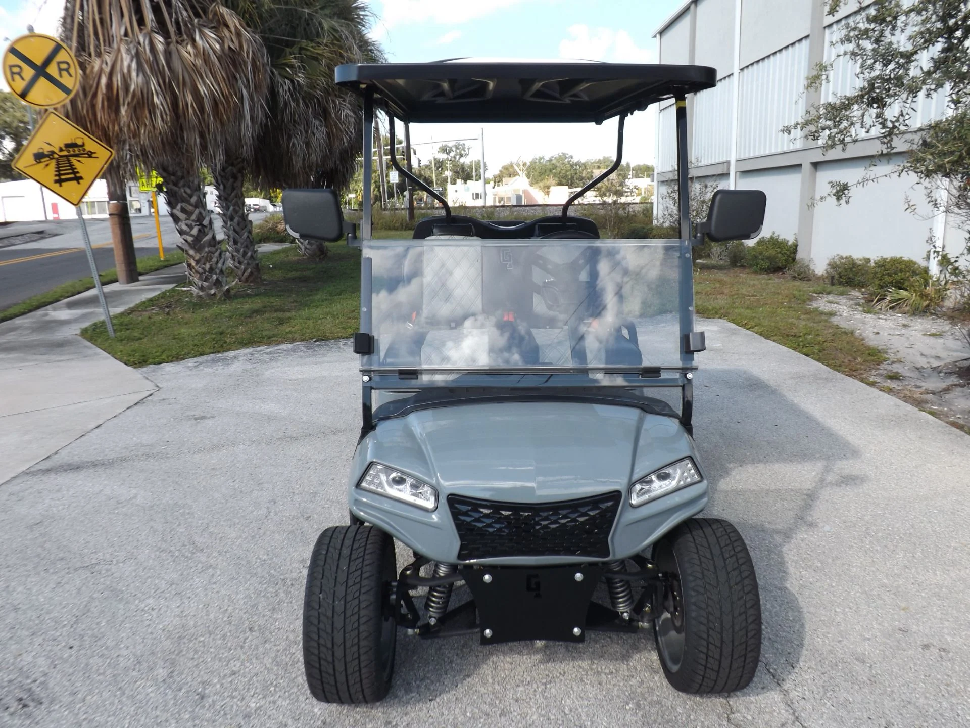 2023 HONOR LSV 2+2 G1 Lifted Lithium Golf Cart for Sale - Image 2