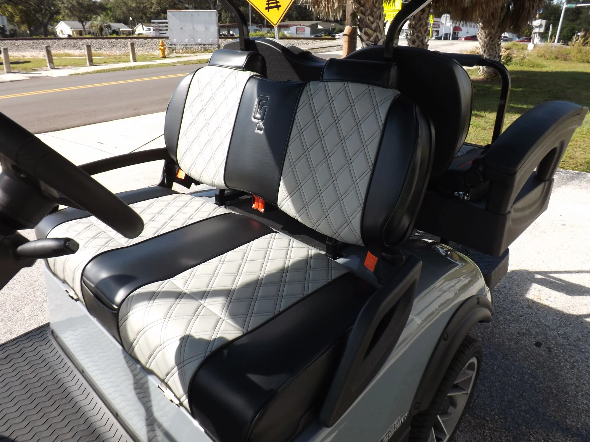 2023 HONOR LSV 2+2 G1 Lifted Lithium Golf Cart for Sale - Image 17