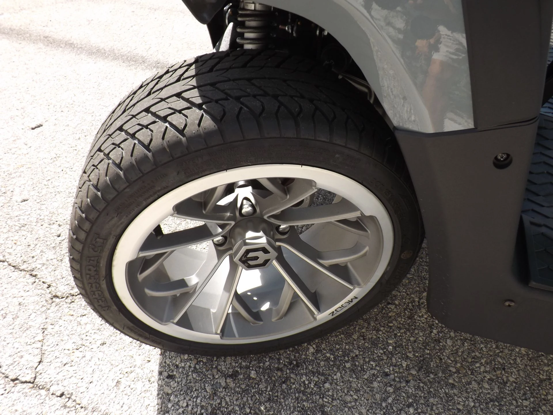 2023 HONOR LSV 2+2 G1 Lifted Lithium Golf Cart for Sale - Image 18