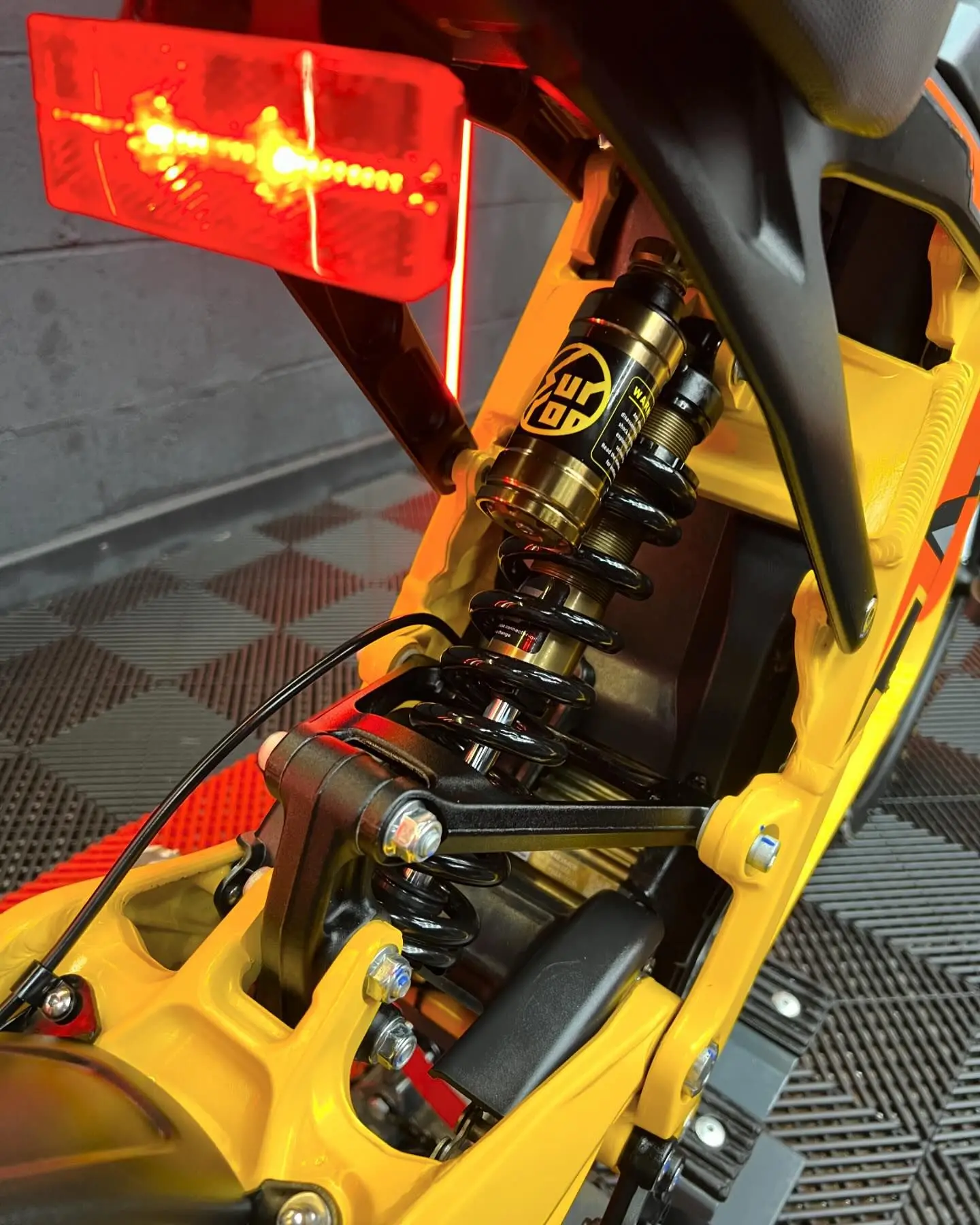 2023 Sur-Ron Light Bee Yellow 72V For Sale - Image 3