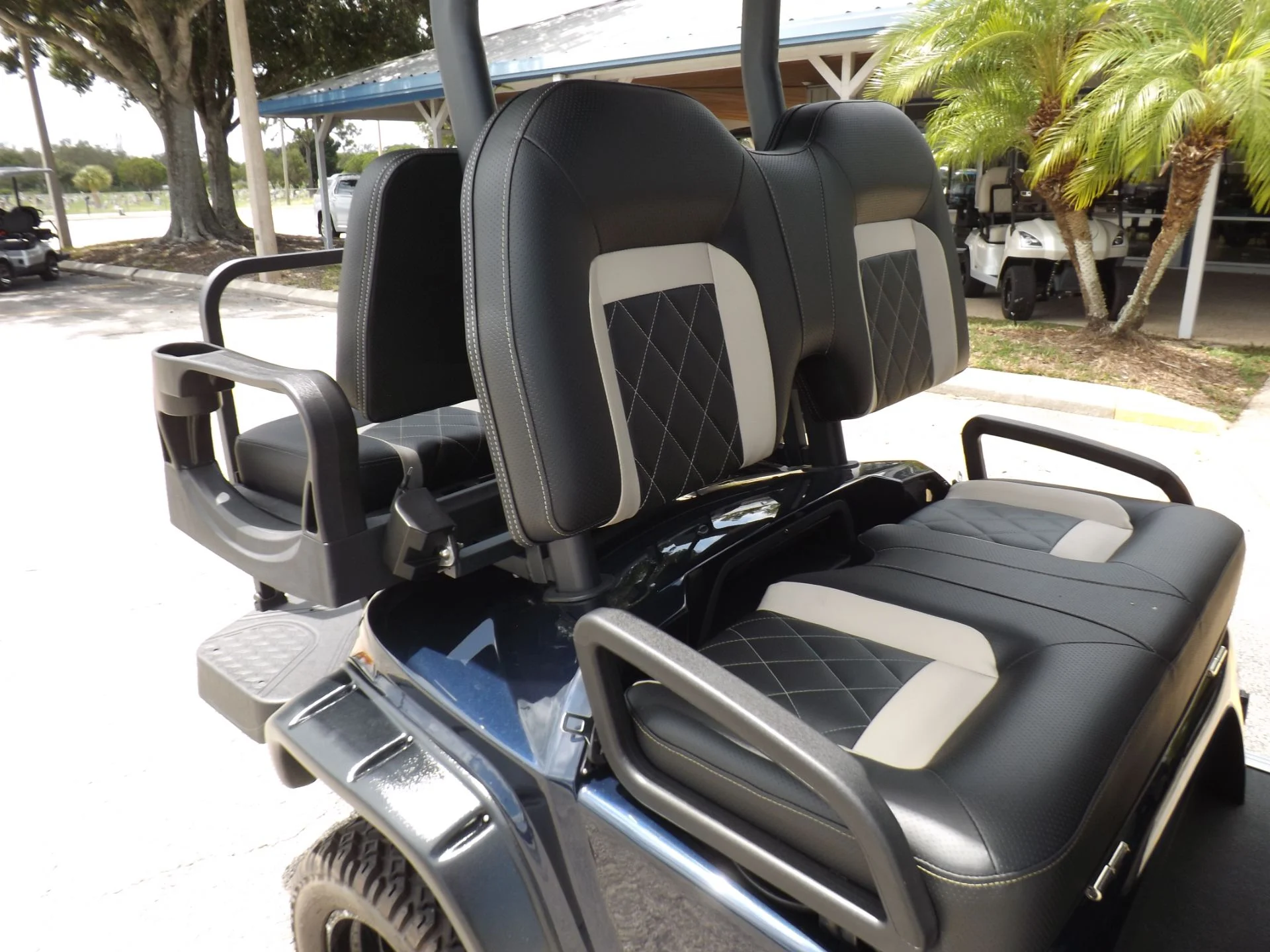 2024 Star EV SIRIUS 4+2 Lifted Lithium Golf Cart for Sale - Image 12