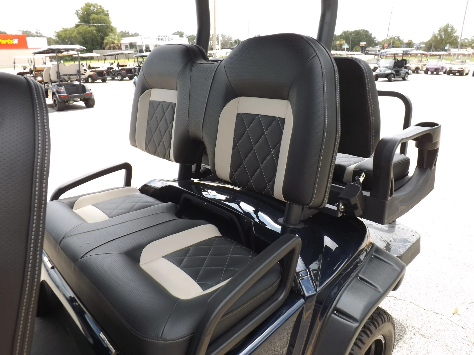 2024 Star EV SIRIUS 4+2 Lifted Lithium Golf Cart for Sale - Image 17