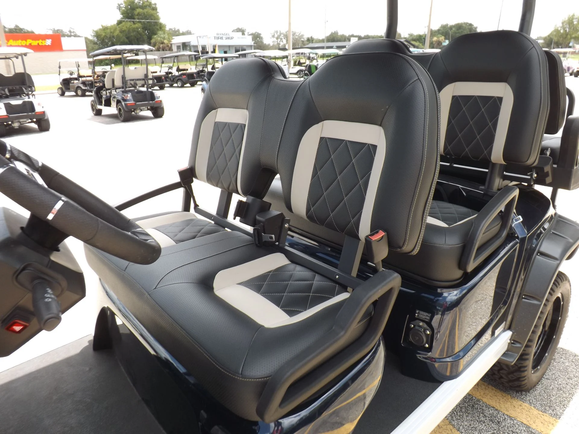 2024 Star EV SIRIUS 4+2 Lifted Lithium Golf Cart for Sale - Image 18