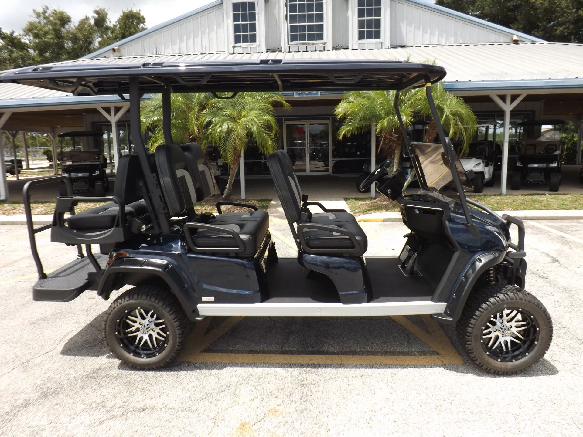 2024 Star EV SIRIUS 4+2 Lifted Lithium Golf Cart for Sale - Image 3