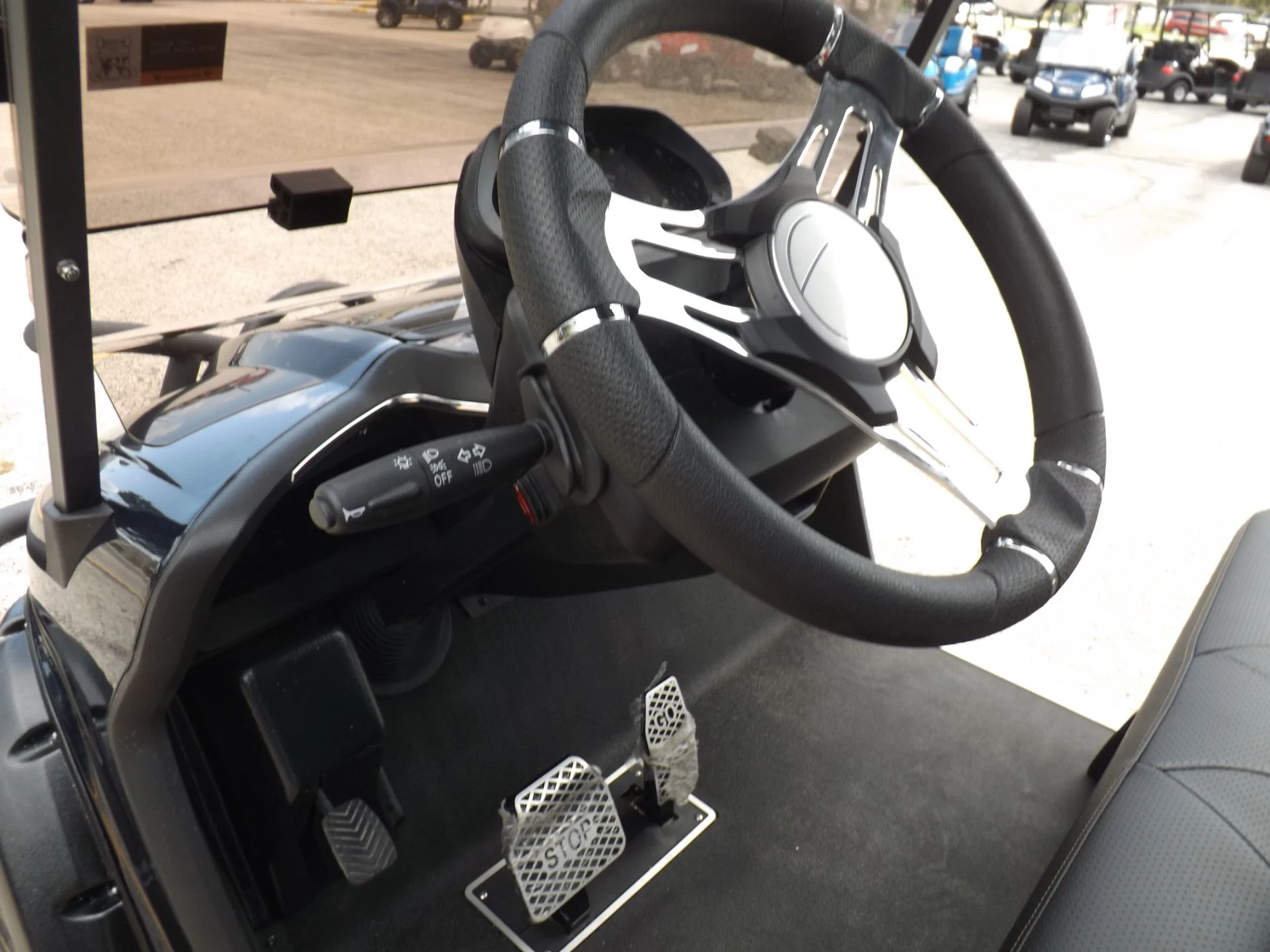 2024 Star EV SIRIUS 4+2 Lifted Lithium Golf Cart for Sale - Image 6