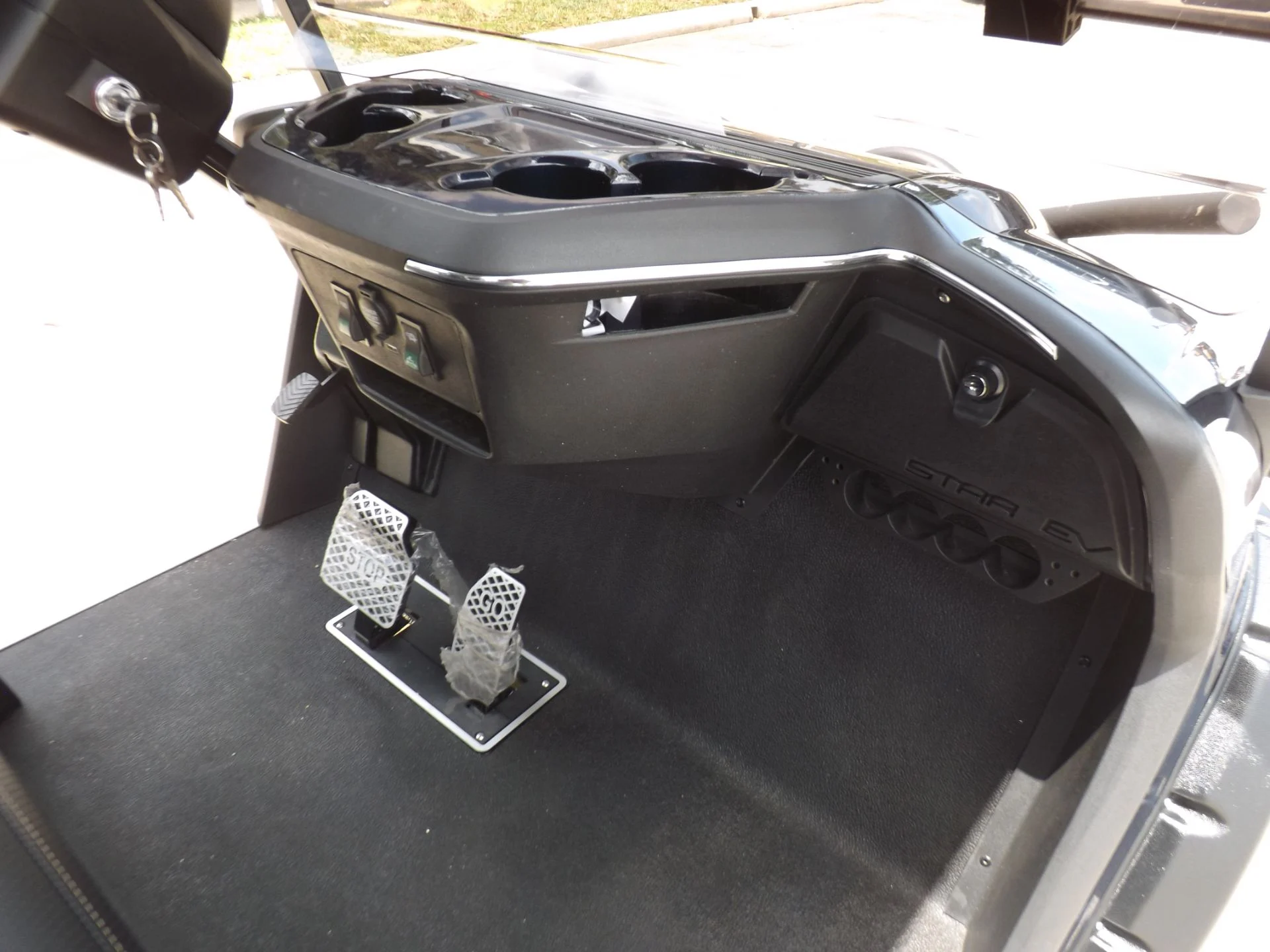 2024 Star EV SIRIUS 4+2 Lifted Lithium Golf Cart for Sale - Image 7