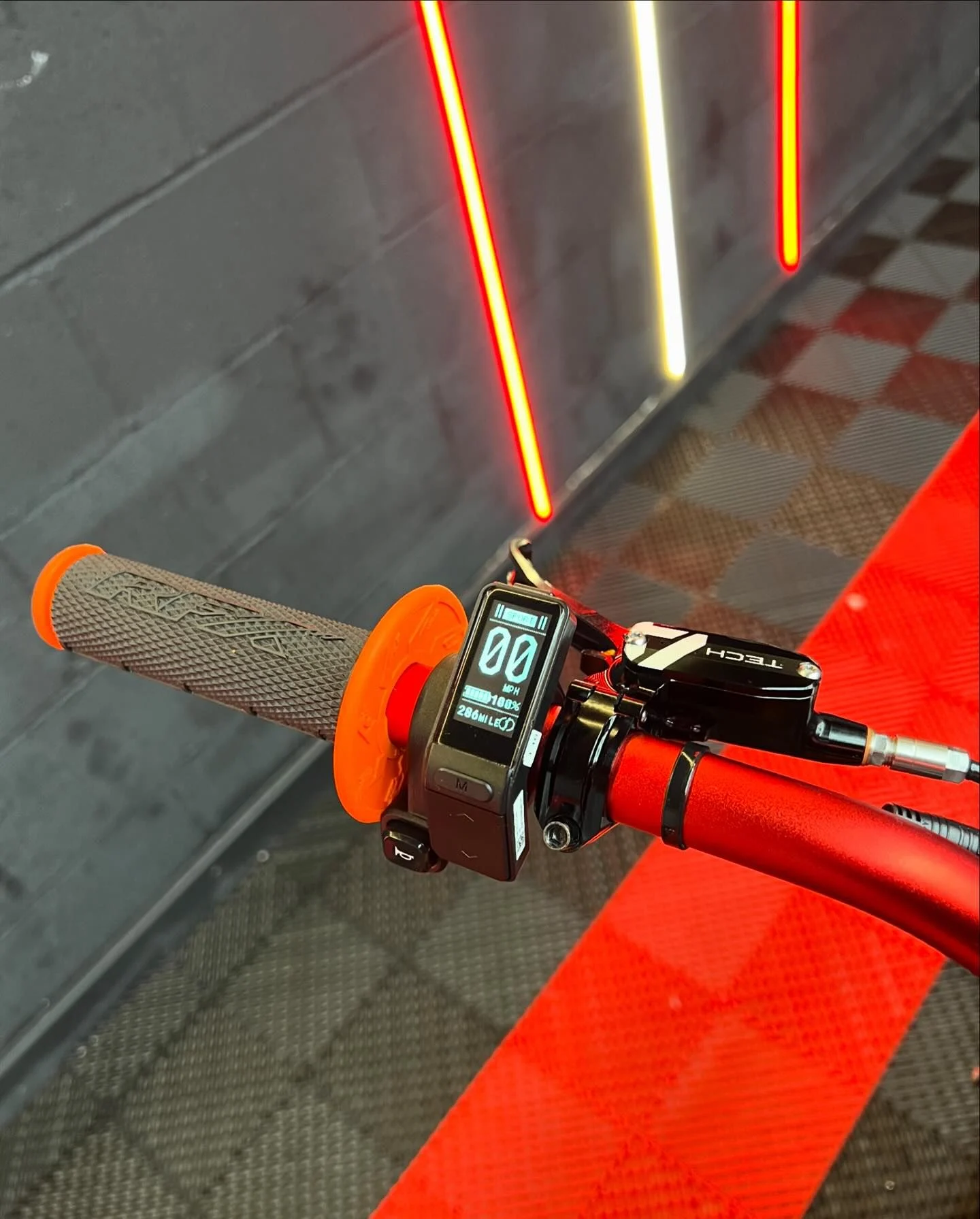 2024 Talaria Sting R 72V 45AH for Sale - Image 12