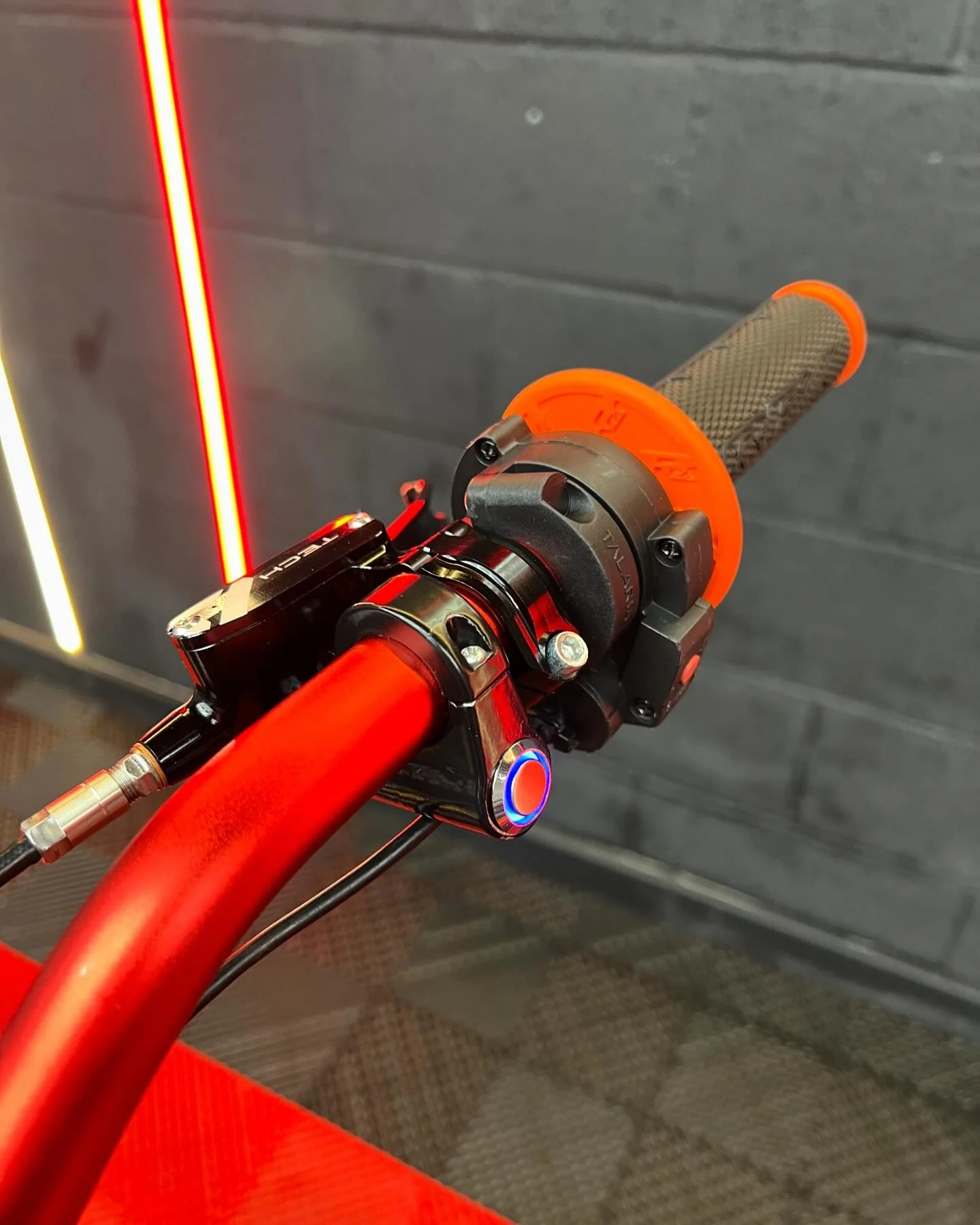 2024 Talaria Sting R 72V 45AH for Sale - Image 13