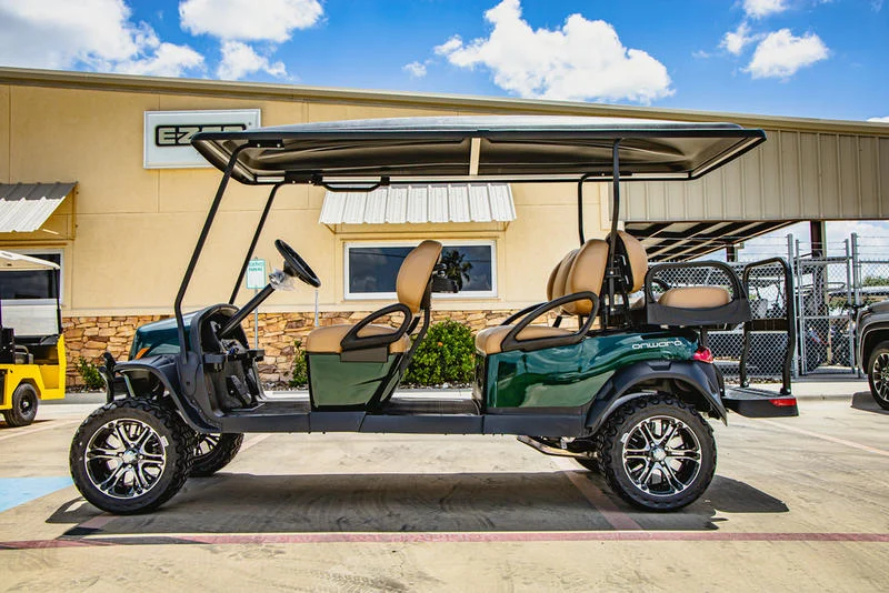 2025 CLUB CAR Onward Lifted 6-Pass Gas EFI for Sale - Image 2