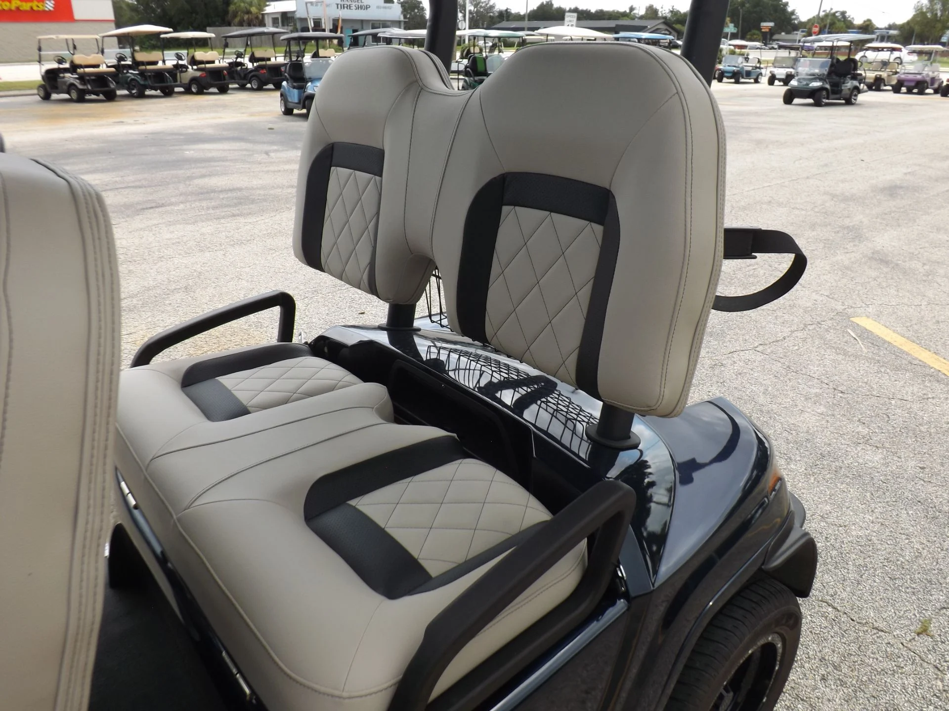 Black 2024 Star EV SIRIUS 4 Forward Lithium Golf Cart for Sale - Image 17