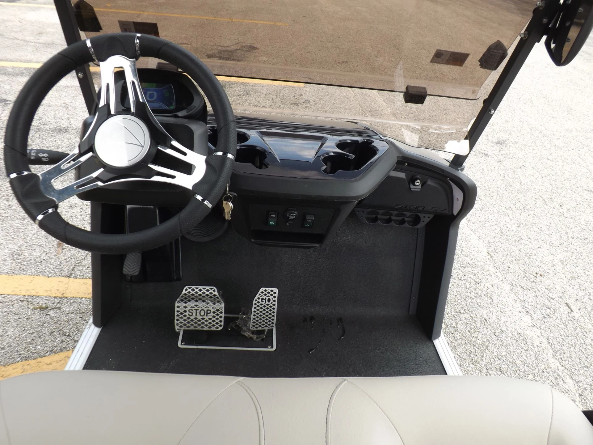 Black 2024 Star EV SIRIUS 4 Forward Lithium Golf Cart for Sale - Image 5