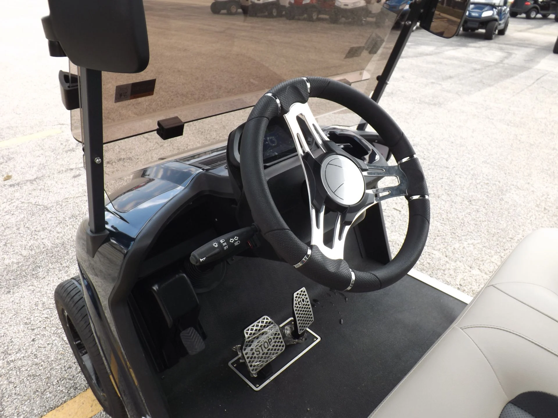 Black 2024 Star EV SIRIUS 4 Forward Lithium Golf Cart for Sale - Image 6