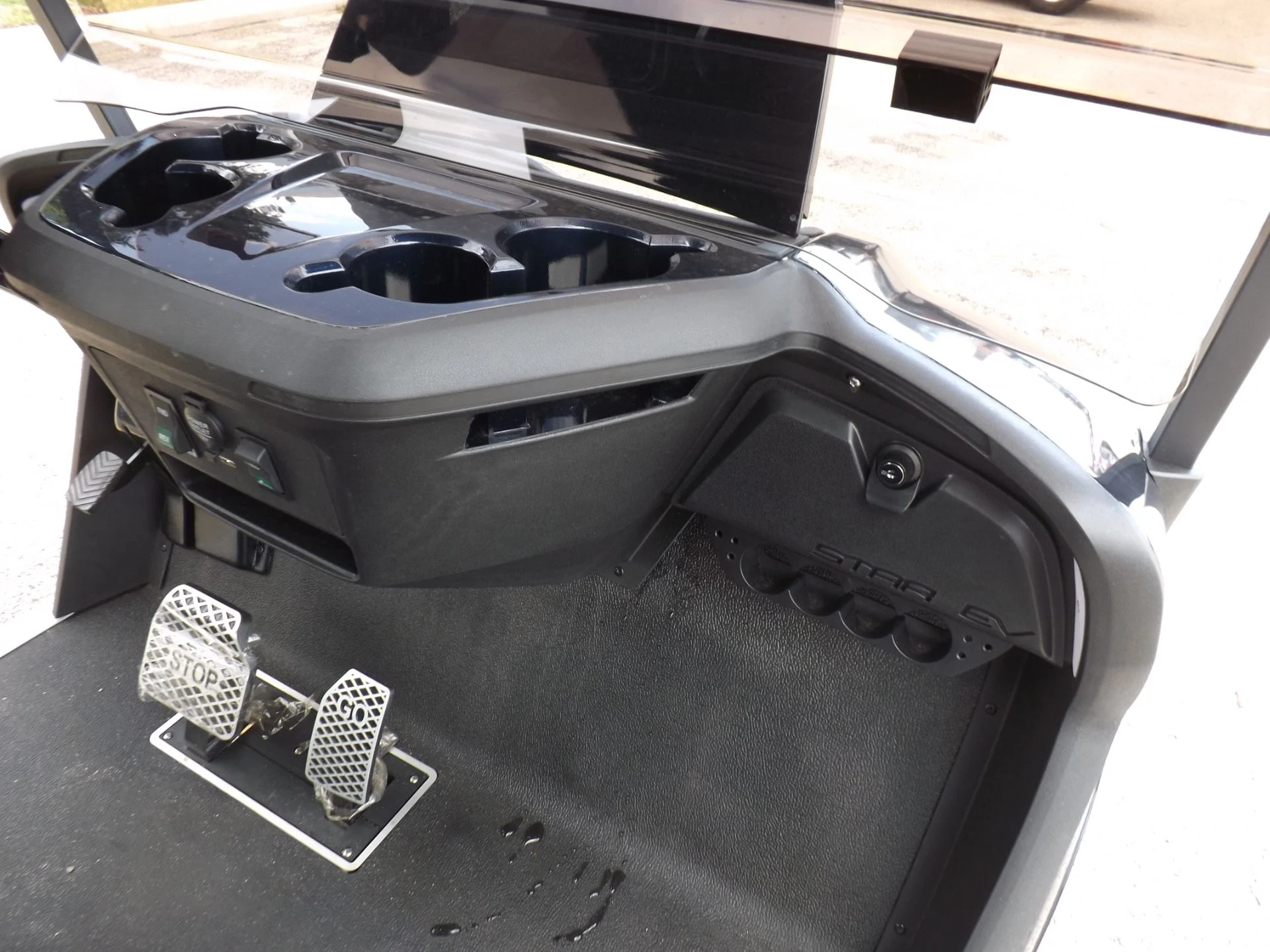 Black 2024 Star EV SIRIUS 4 Forward Lithium Golf Cart for Sale - Image 7