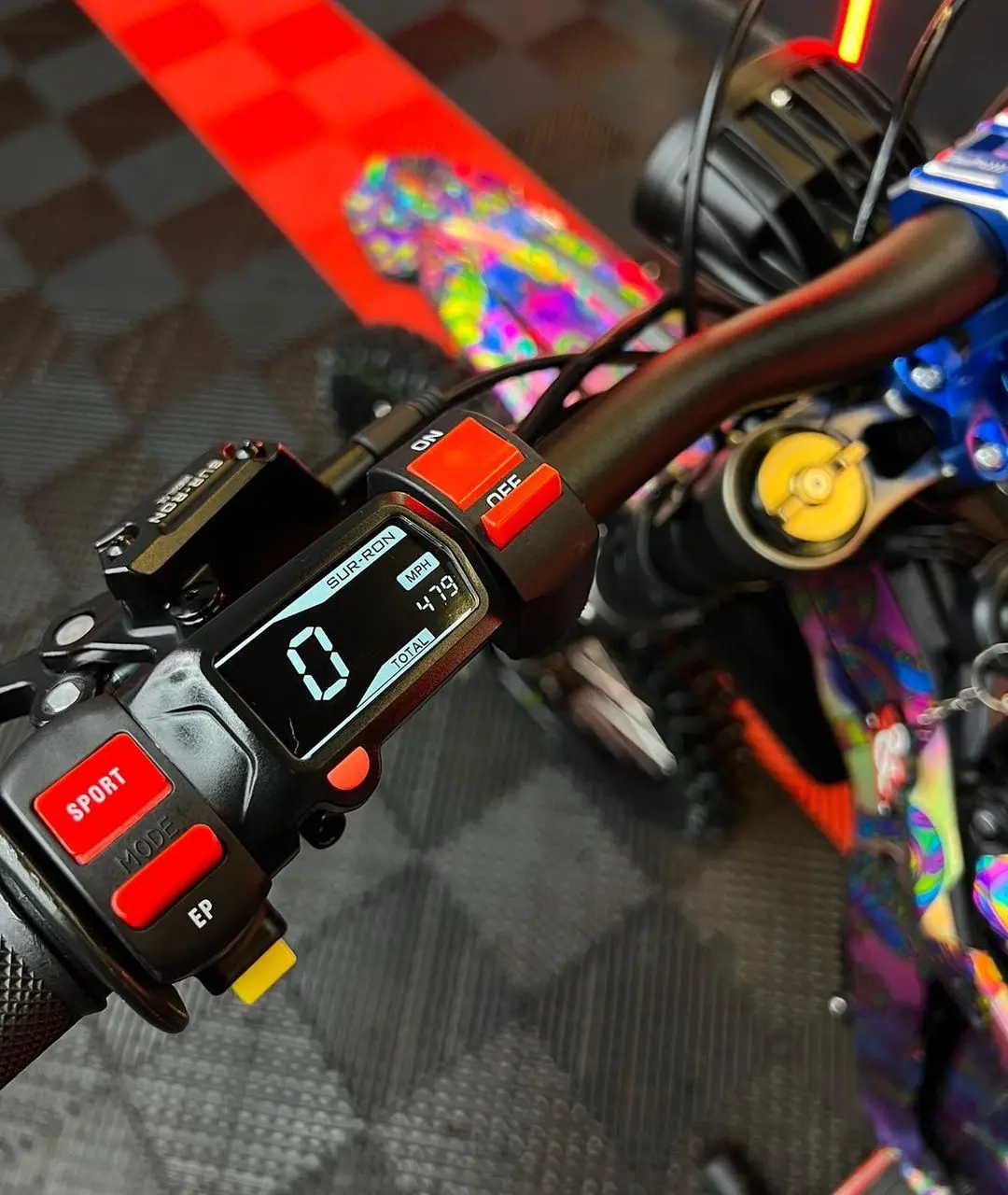 Custom French Lilac 2023 Surron LBX 60V For Sale - Image 3