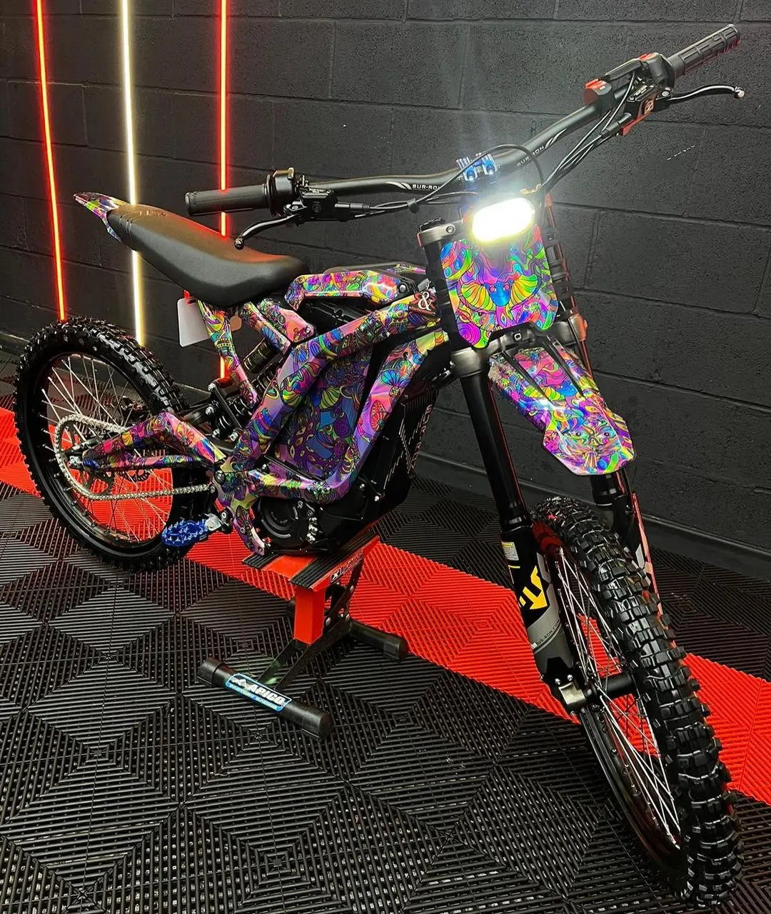 Custom French Lilac 2023 Surron LBX 60V For Sale - Image 7