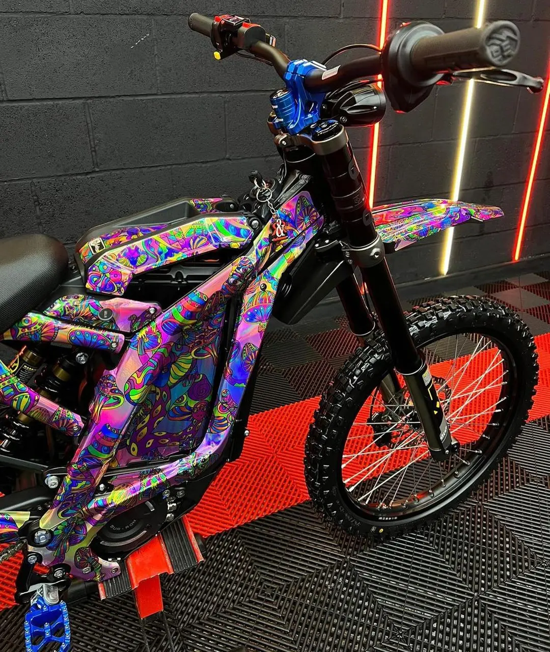 Custom French Lilac 2023 Surron LBX 60V For Sale - Image 9