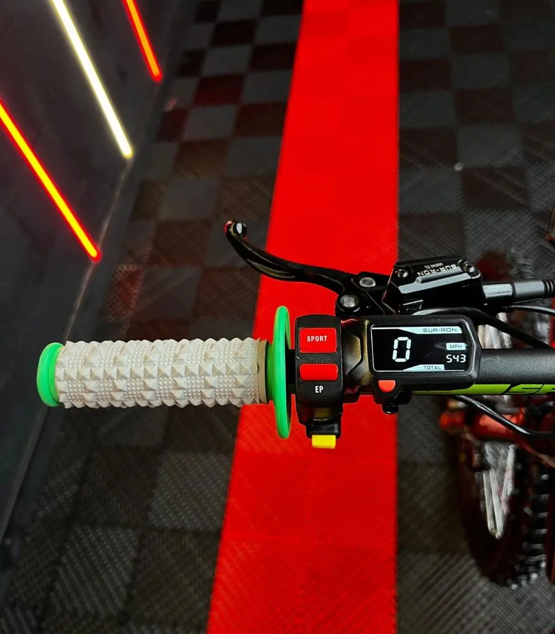 Custom Green 2023 Surron Light Bee 72V For Sale - Image 9