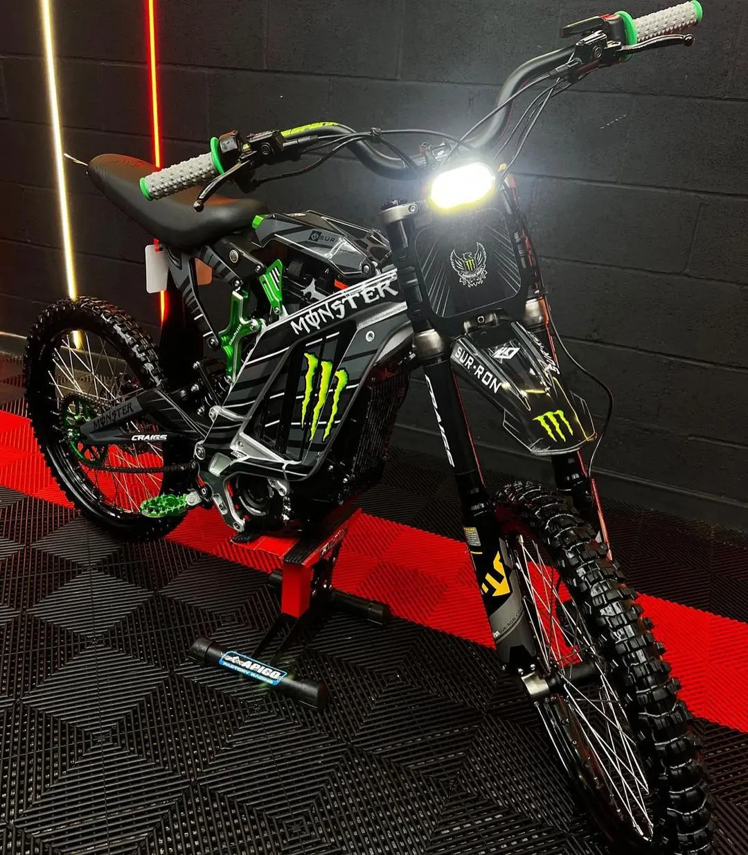 Custom Green 2023 Surron Light Bee 72V For Sale - Image 8