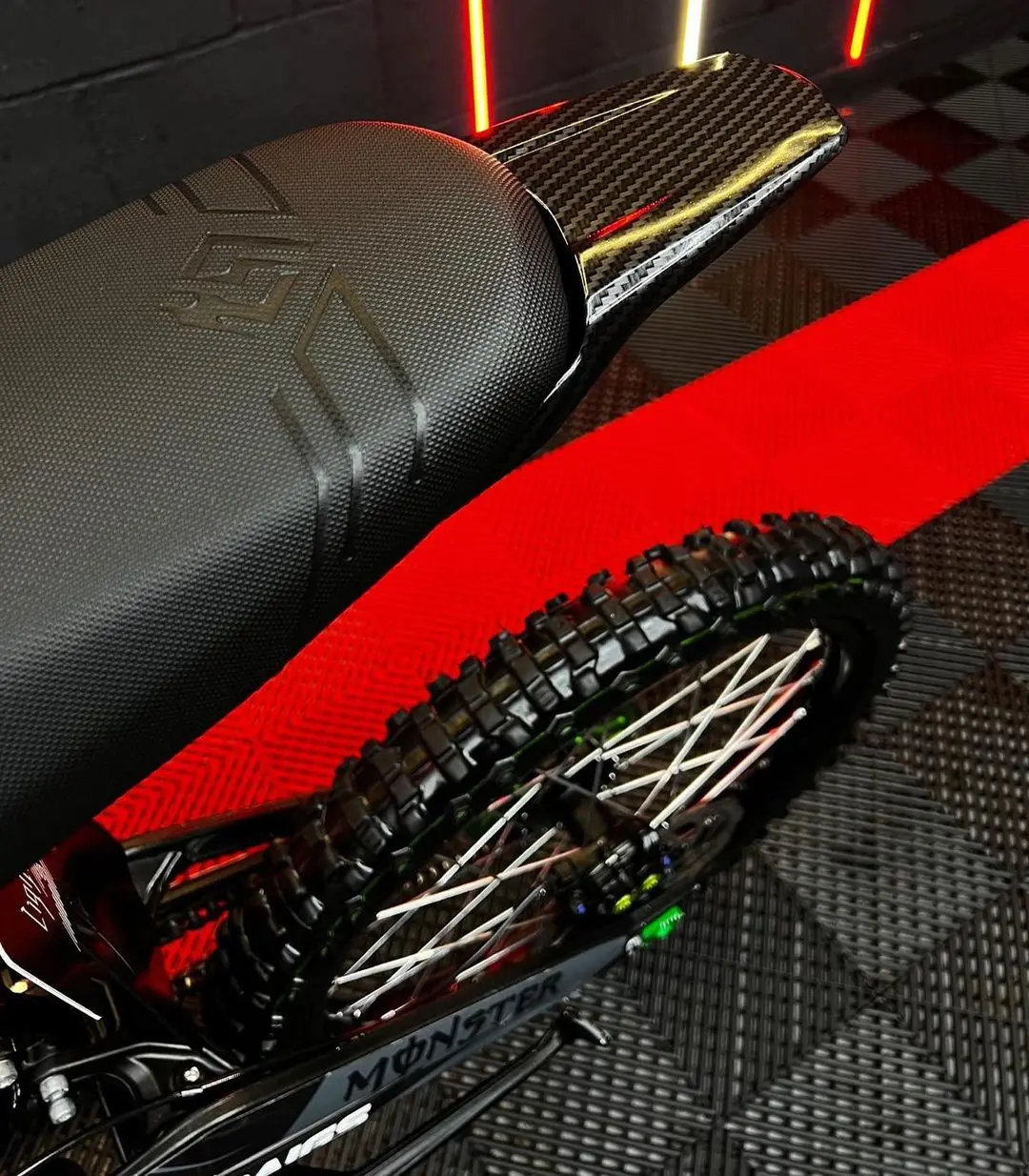 Custom Green 2023 Surron Light Bee 72V For Sale - Image 7