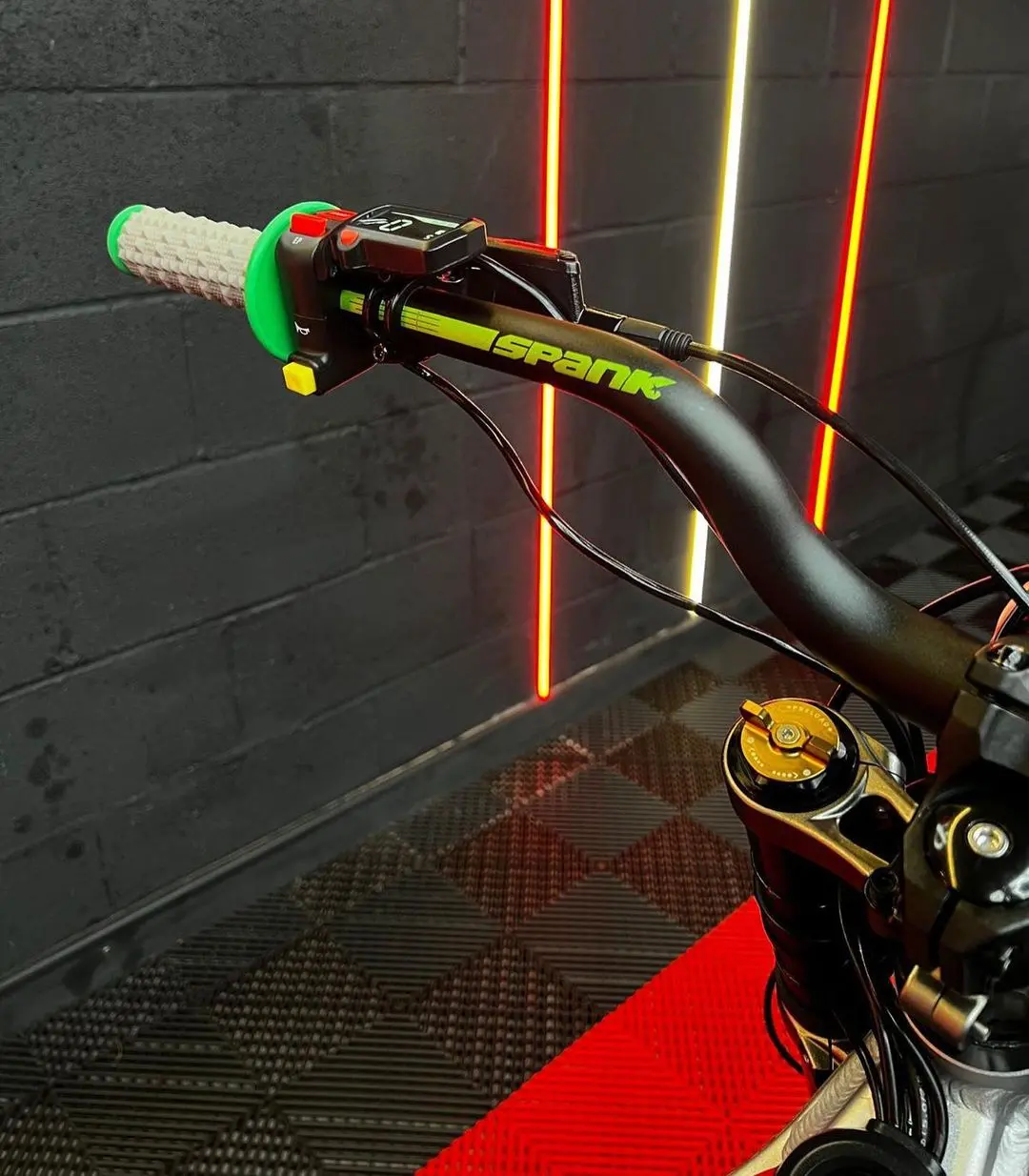 Custom Green 2023 Surron Light Bee 72V For Sale - Image 6