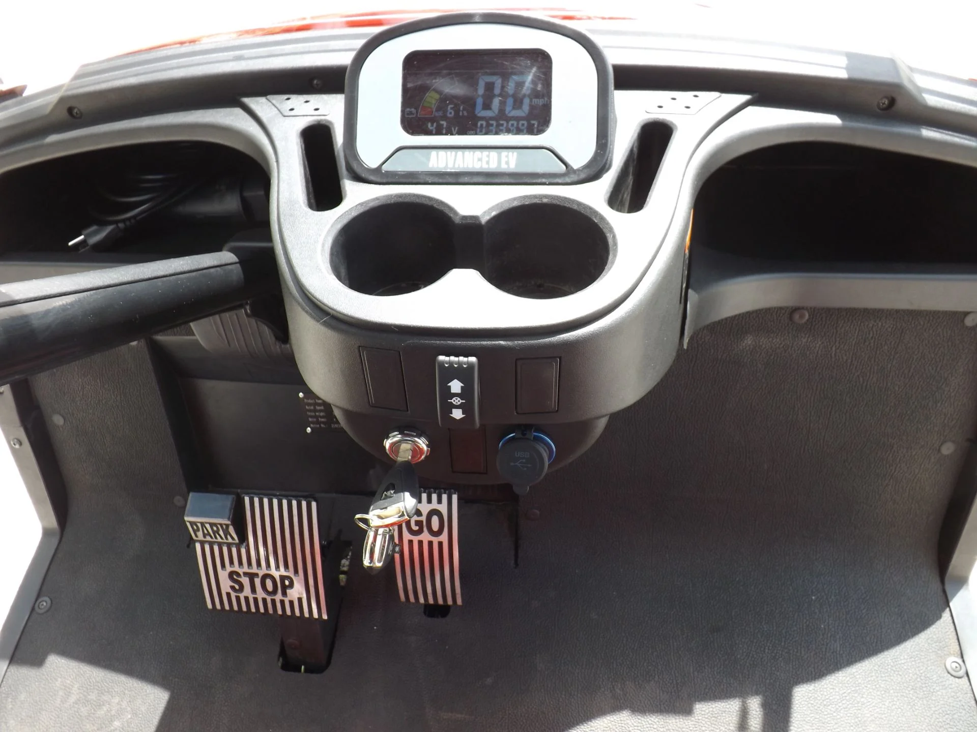 Merlot 2022 Advanced EV AEV 2 Golf Cart for Sale - Image 11