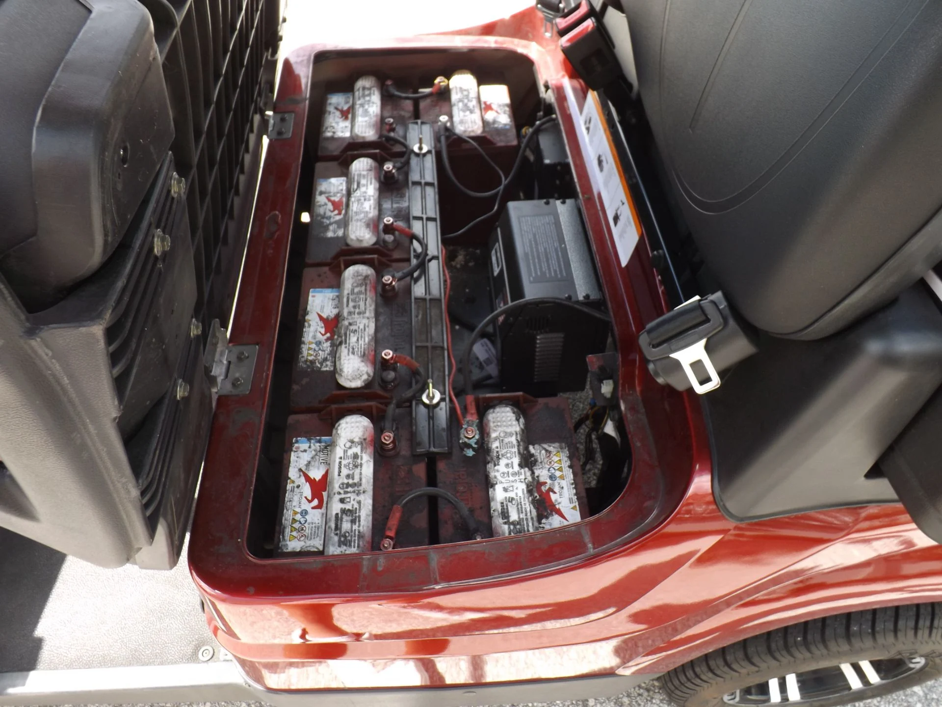 Merlot 2022 Advanced EV AEV 2 Golf Cart for Sale - Image 17