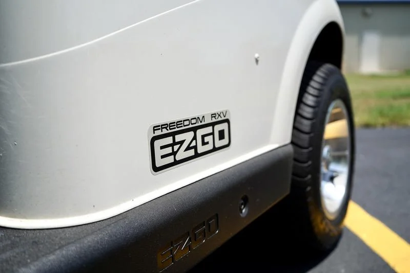 2010 E-Z-GO Freedom RXV 2 Passenger Golf Cart For Sale - Image 6