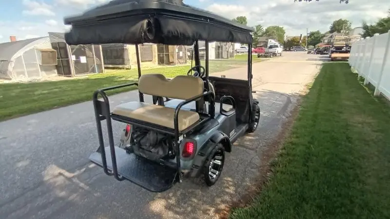 2015 E-Z-GO RXV Electric Golf Cart for Sale - Image 4