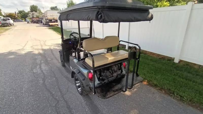 2015 E-Z-GO RXV Electric Golf Cart for Sale - Image 8