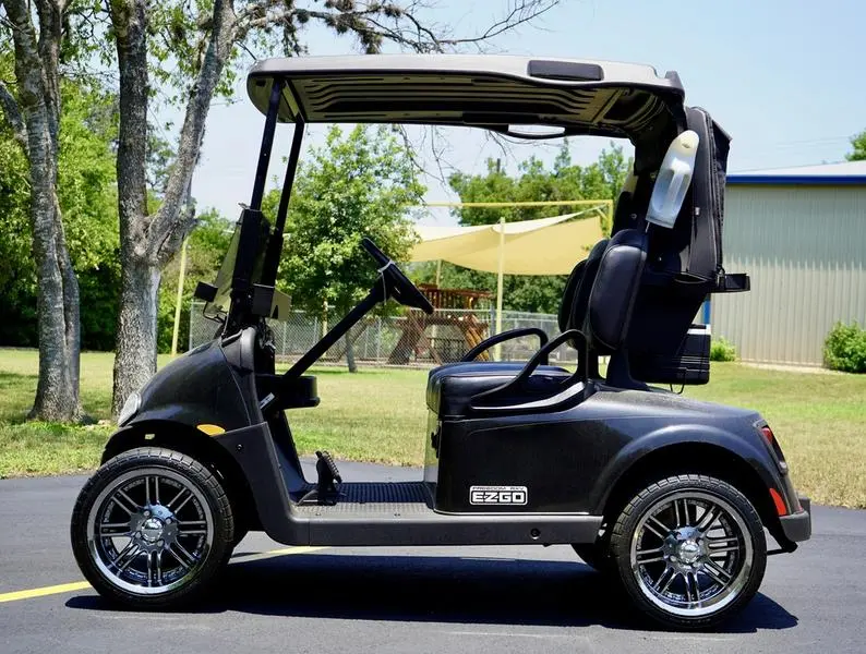 2016 E-Z-GO Freedom RXV 48V Golf Cart For Sale - Image 2
