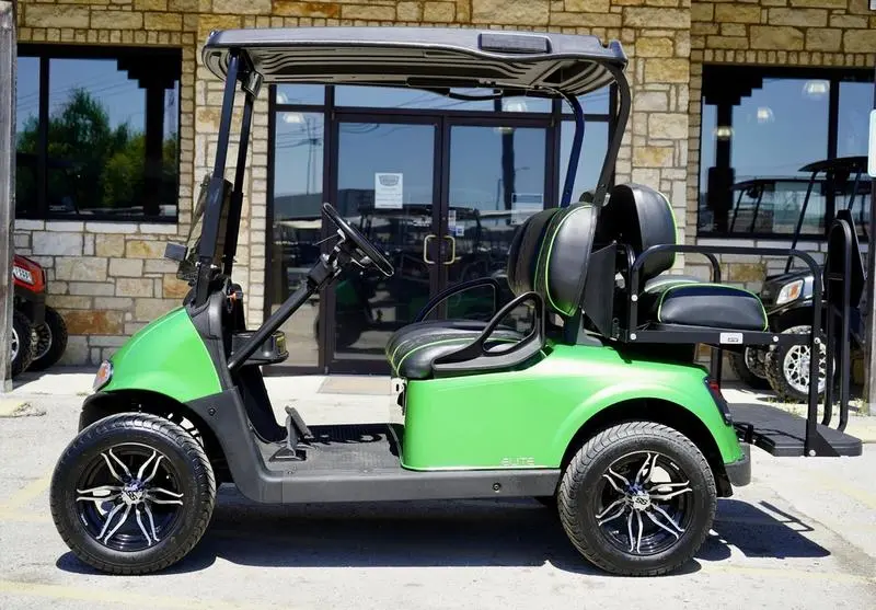 2018 E-Z-GO Freedom RXV ELiTE Golf Cart For Sale - Image 2