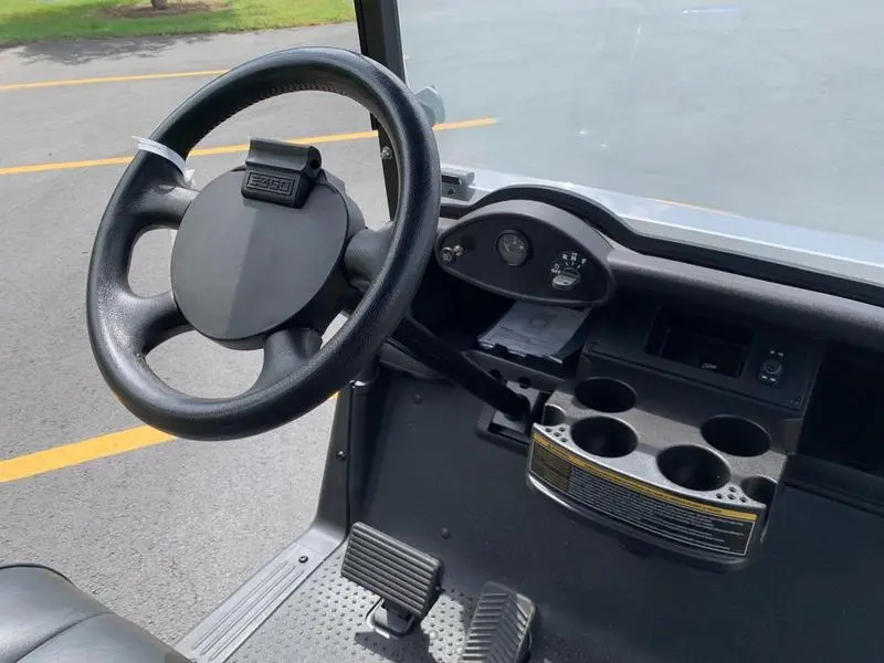 2018 E-Z-GO RXV ELiTE Golf Cart For Sale - Image 3