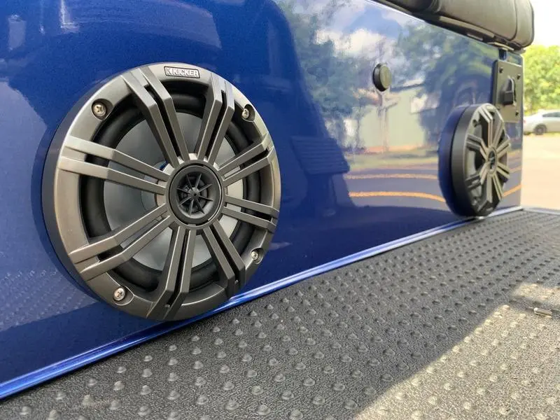 2018 E-Z-GO RXV ELiTE Golf Cart For Sale - Image 8