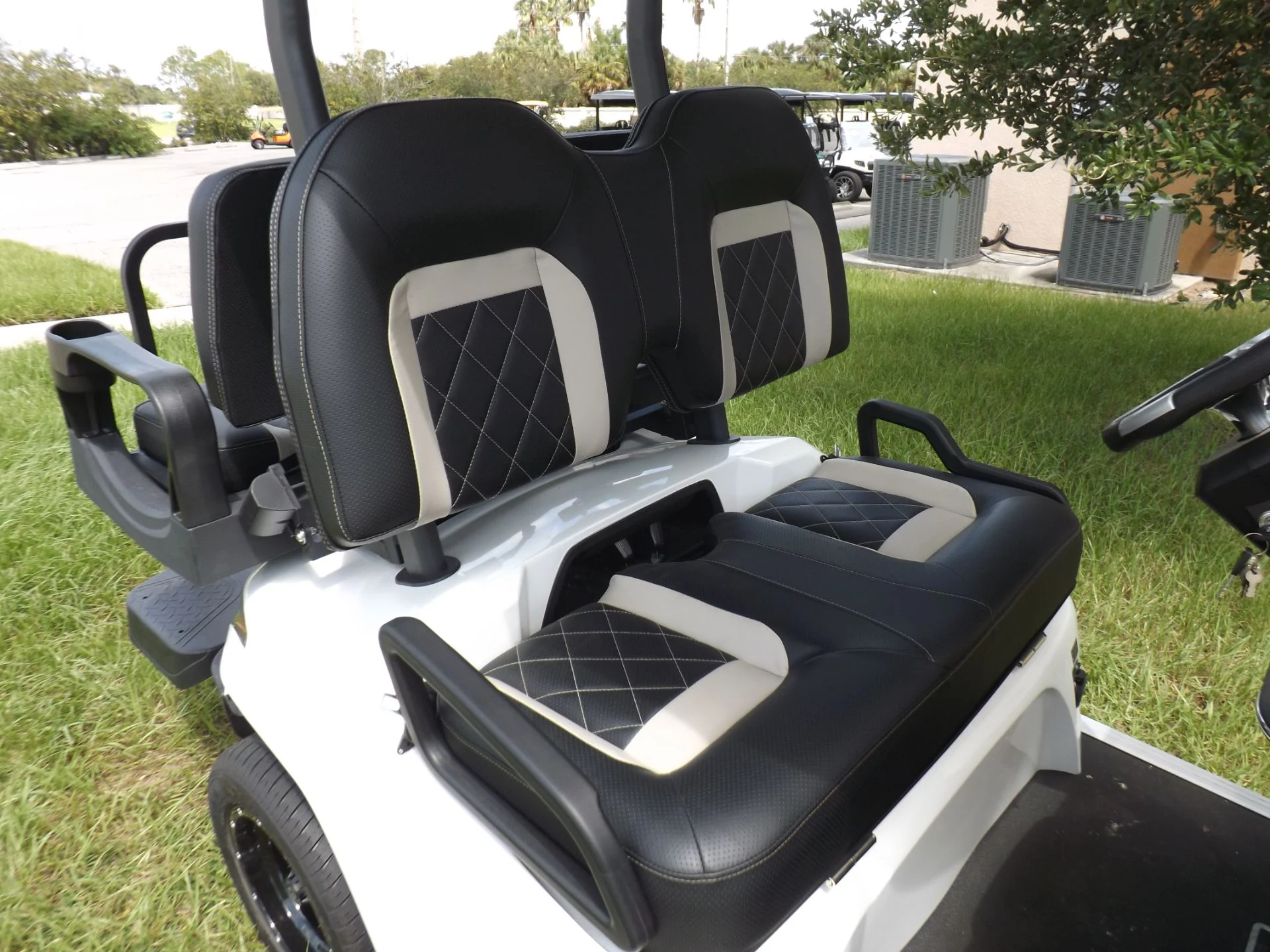 White 2023 Star EV SIRIUS 2+2 Golf Cart for Sale - Image 13
