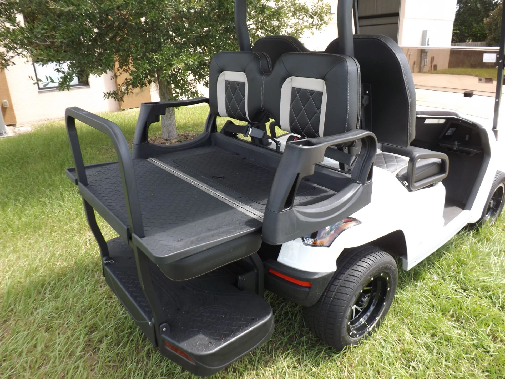 White 2023 Star EV SIRIUS 2+2 Golf Cart for Sale - Image 15