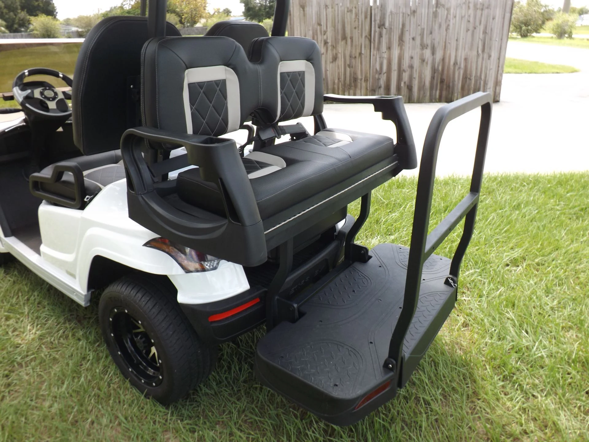 White 2023 Star EV SIRIUS 2+2 Golf Cart for Sale - Image 17