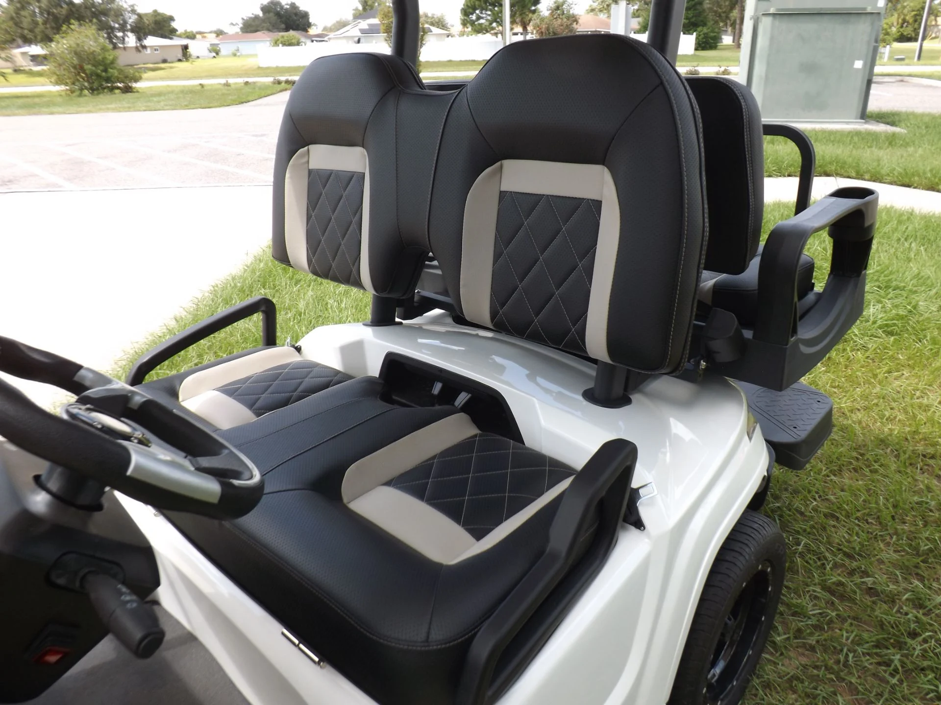 White 2023 Star EV SIRIUS 2+2 Golf Cart for Sale - Image 18