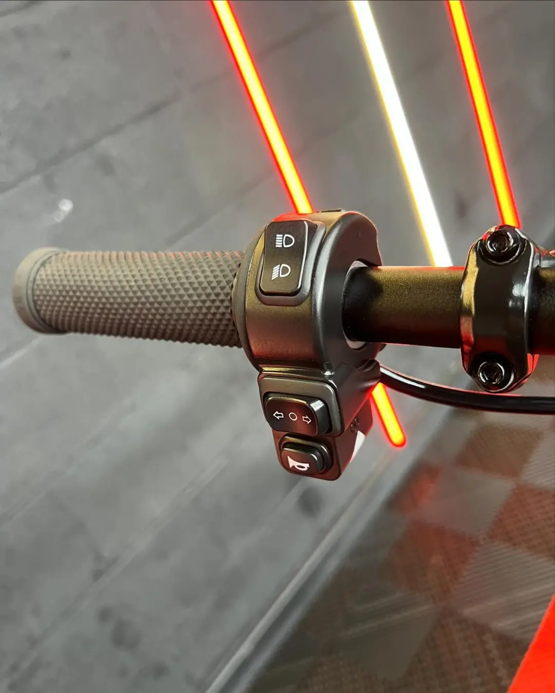 2023 Talaria Sting R Black 72V For Sale - Image 3