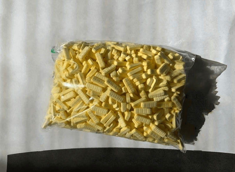 2.5-3.5mg Yellow Hulk Xanax R039 220 Pills - Image 2